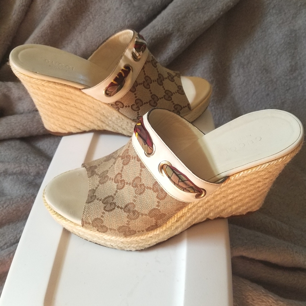 Gucci GG Logo Canvas And Leather Wedge Espadrille Sandals Size 7